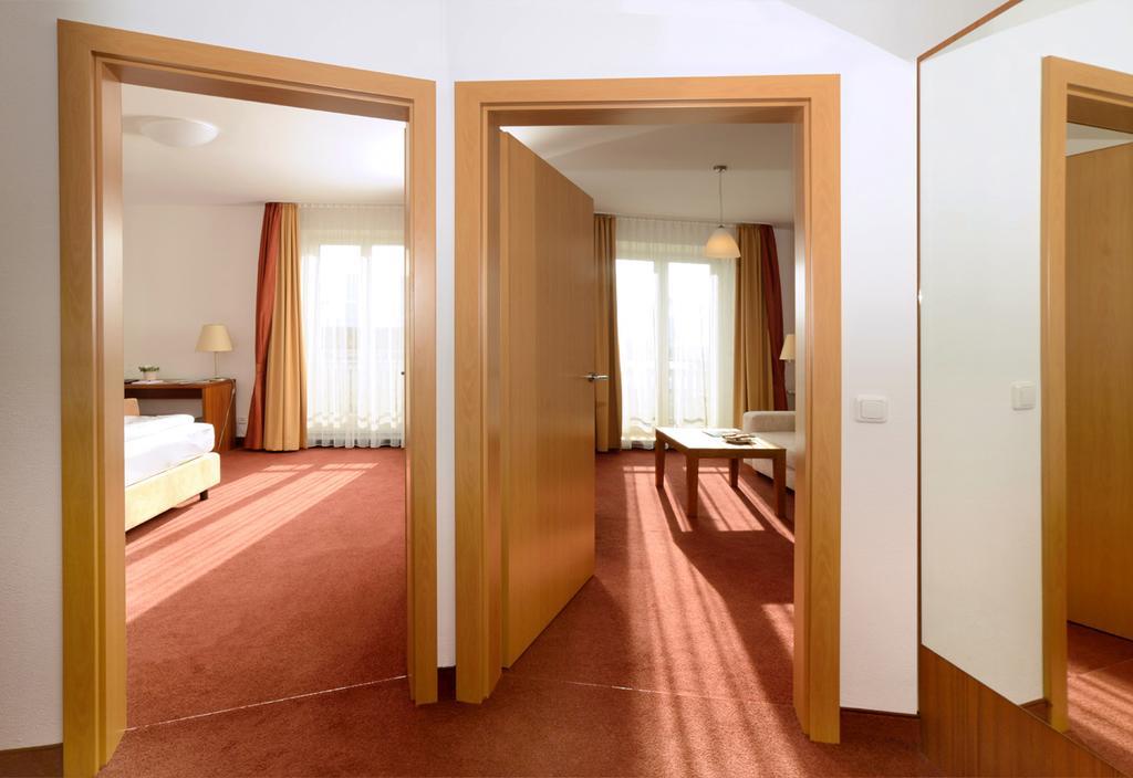 Hotel Bayerisch Meran Бад-Файльнбах Экстерьер фото